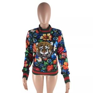 GREEN RED STRIPE GOLD SEQUIN LION GRAPHIC PULLOVER